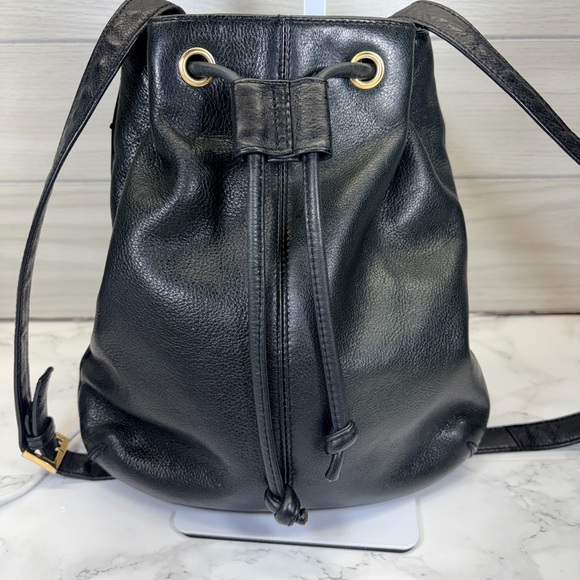 A. Giannetti Handbags - Black leather bucket bag with gold hardware